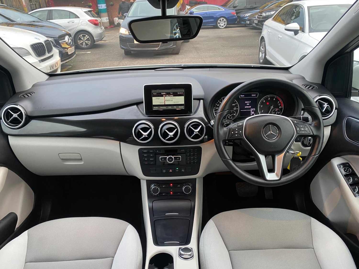 Used Mercedes-Benz B Class 2013 for sale - 76865311: Photo 2