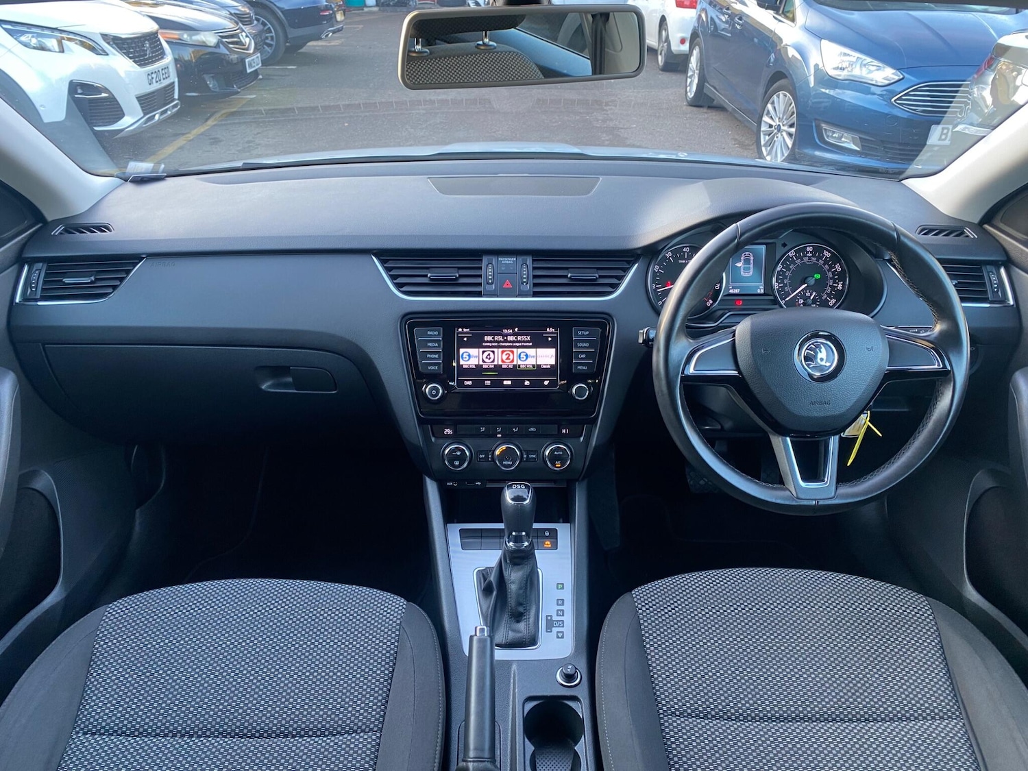 Used Skoda Octavia 2015 for sale - 76714610: Photo 2