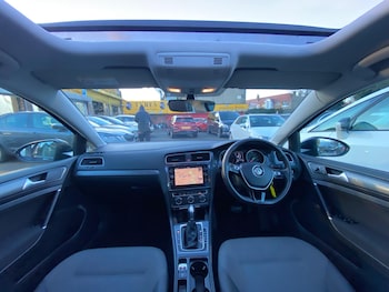 Used Volkswagen Golf 2017 for sale - 77120717: Photo