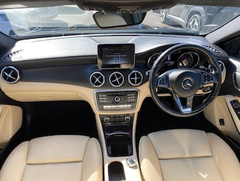 Used Mercedes-Benz GLA 2019 for sale - 78562027: Photo
