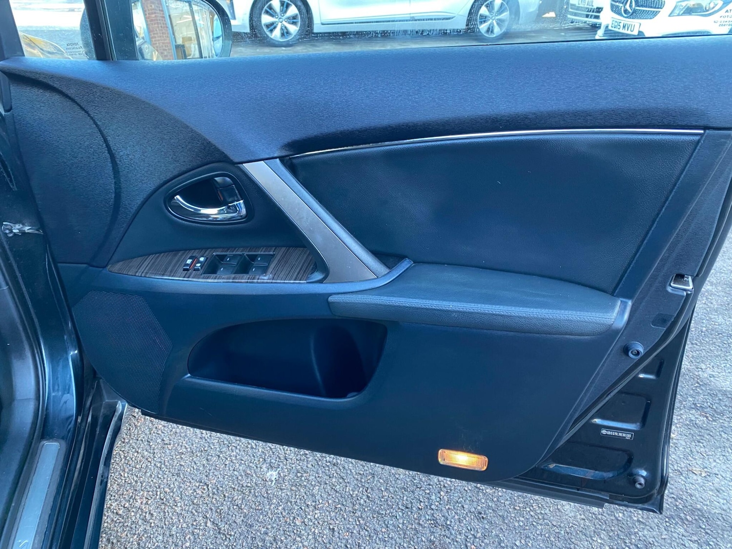 Used Toyota Avensis 2013 for sale - 77097443: Photo 16