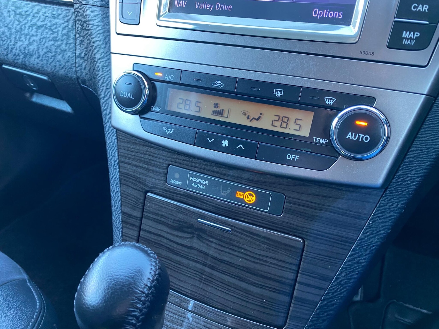 Used Toyota Avensis 2013 for sale - 77097443: Photo 24