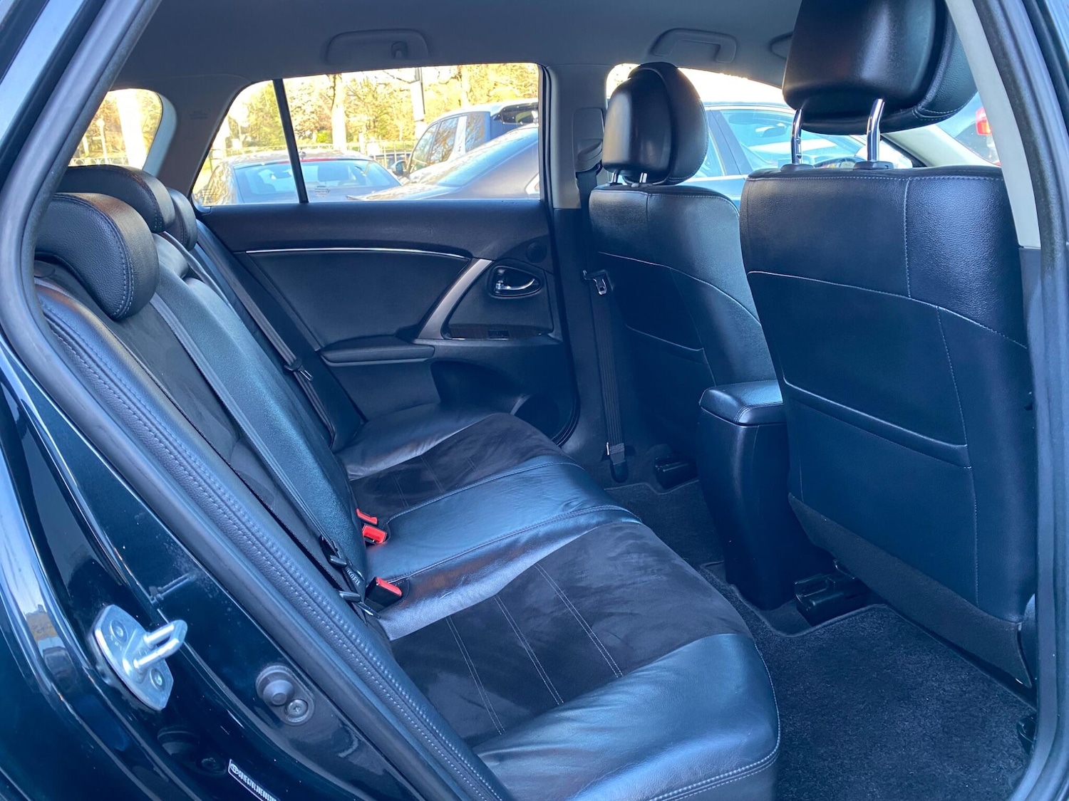 Used Toyota Avensis 2013 for sale - 77097443: Photo 31