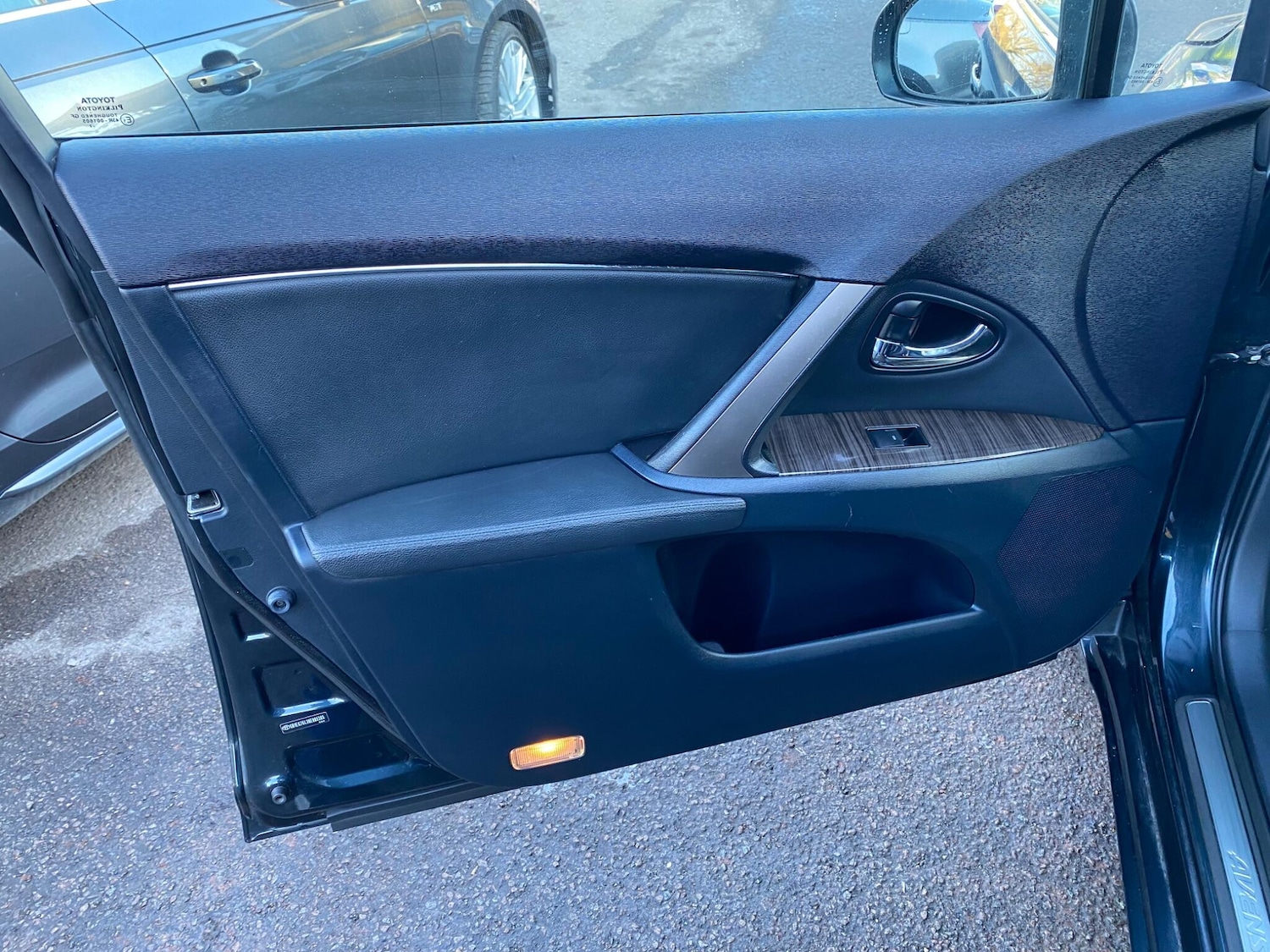 Used Toyota Avensis 2013 for sale - 77097443: Photo 34