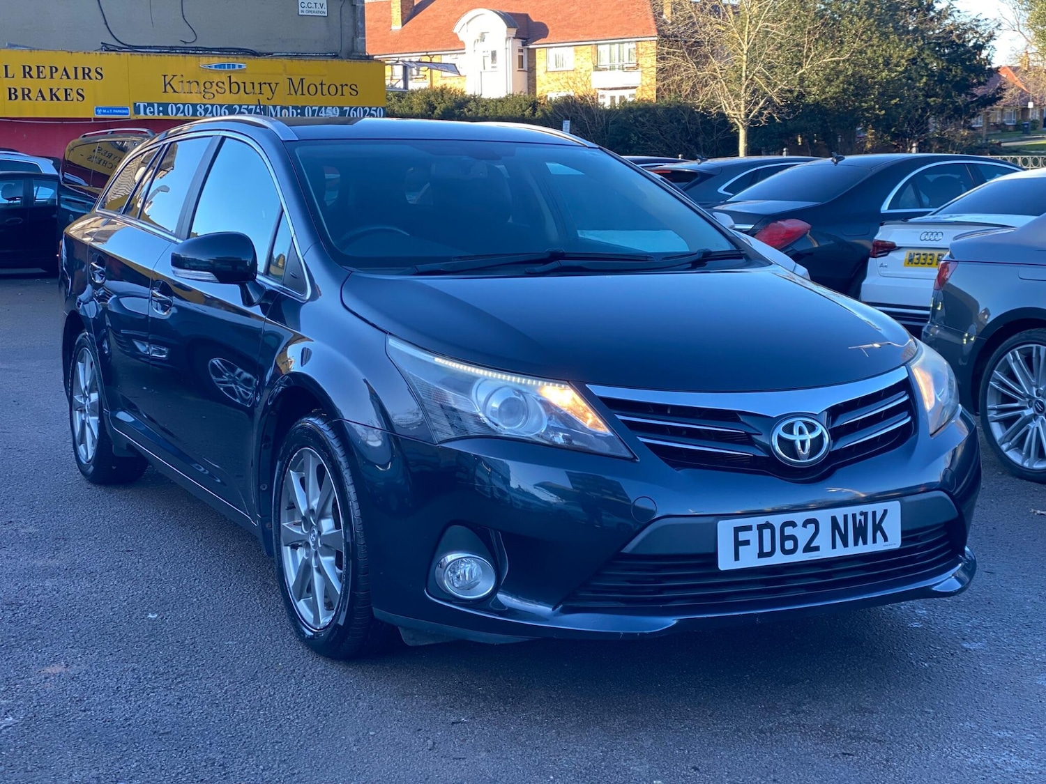 Used Toyota Avensis 2013 for sale - 77097443: Photo 4