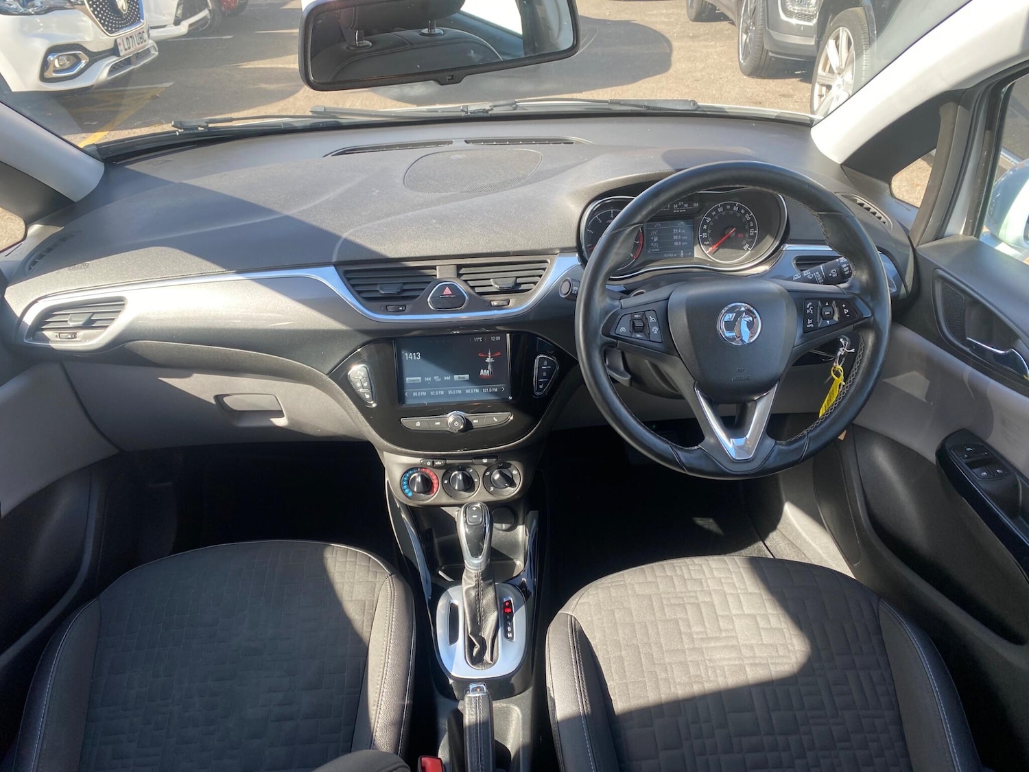 Used Vauxhall Corsa 2016 for sale - 76020420: Photo 2