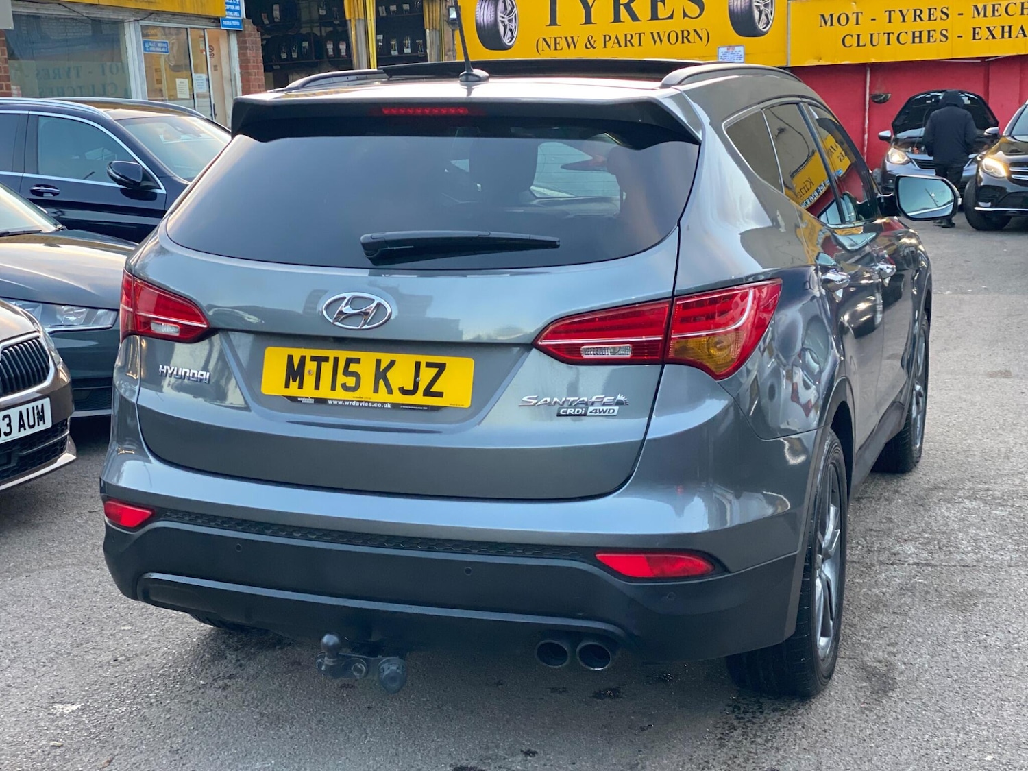 Used Hyundai Santa Fe 2015 for sale - 76370445: Photo 11