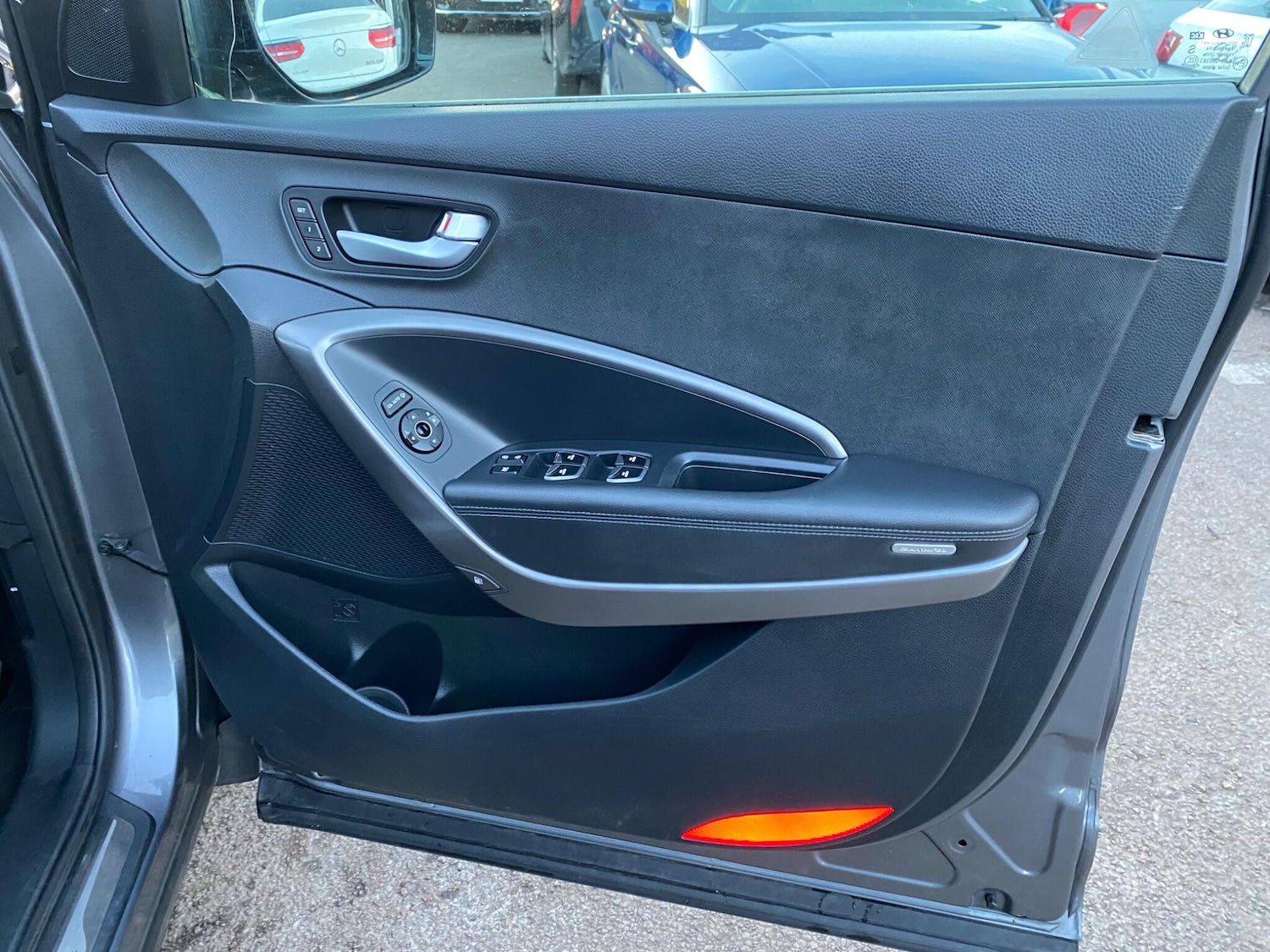Used Hyundai Santa Fe 2015 for sale - 76370445: Photo 16