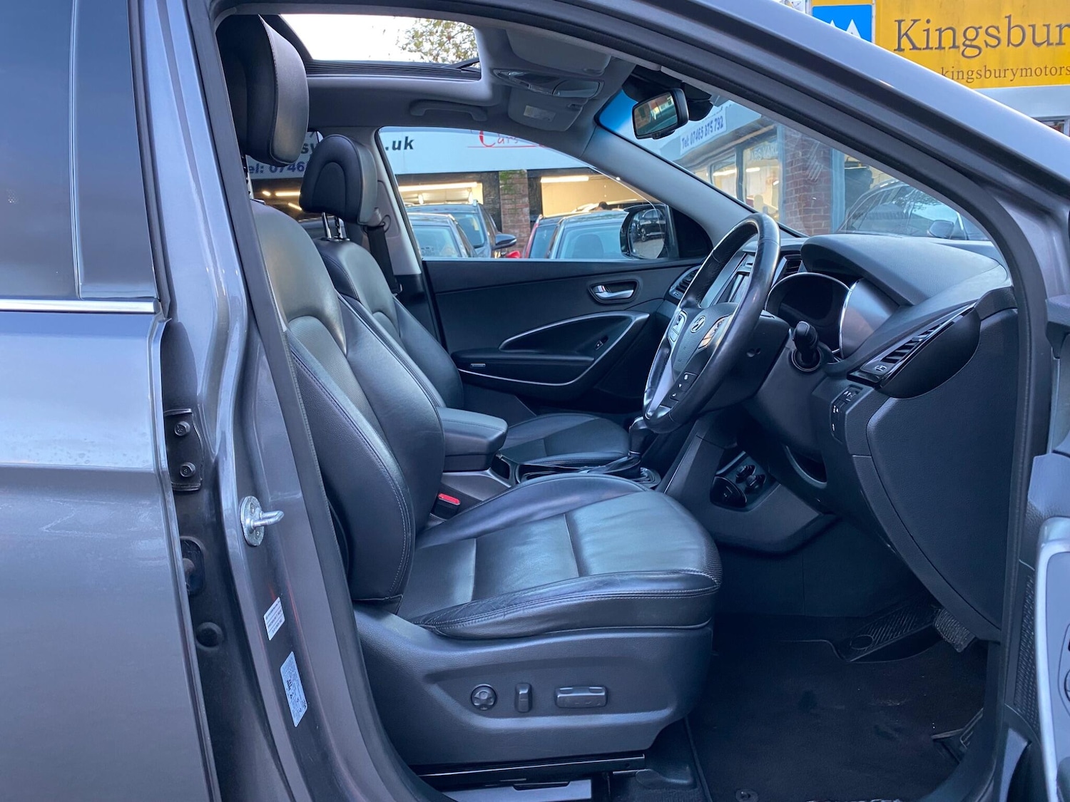 Used Hyundai Santa Fe 2015 for sale - 76370445: Photo 17