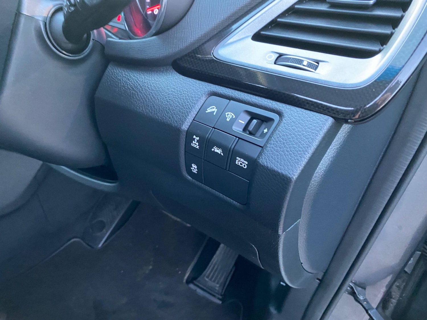 Used Hyundai Santa Fe 2015 for sale - 76370445: Photo 29