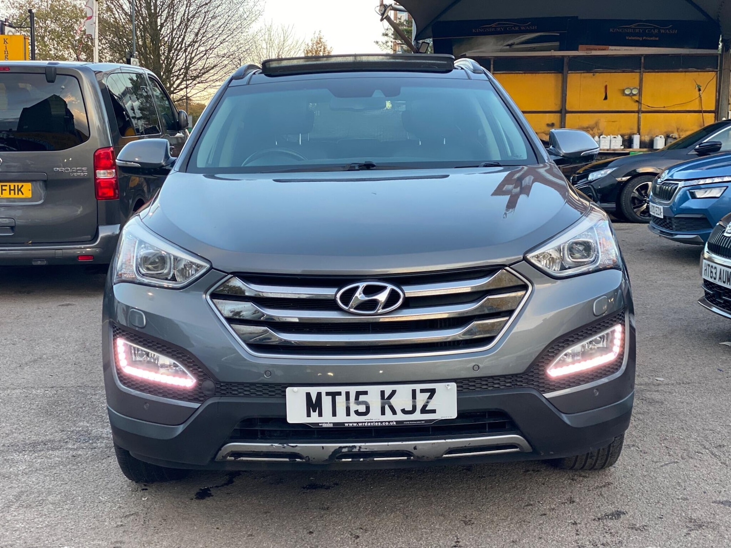 Used Hyundai Santa Fe 2015 for sale - 76370445: Photo 3