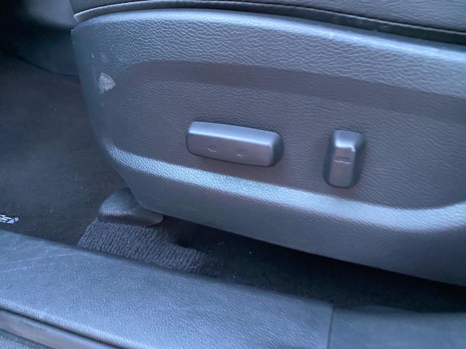Used Hyundai Santa Fe 2015 for sale - 76370445: Photo 31
