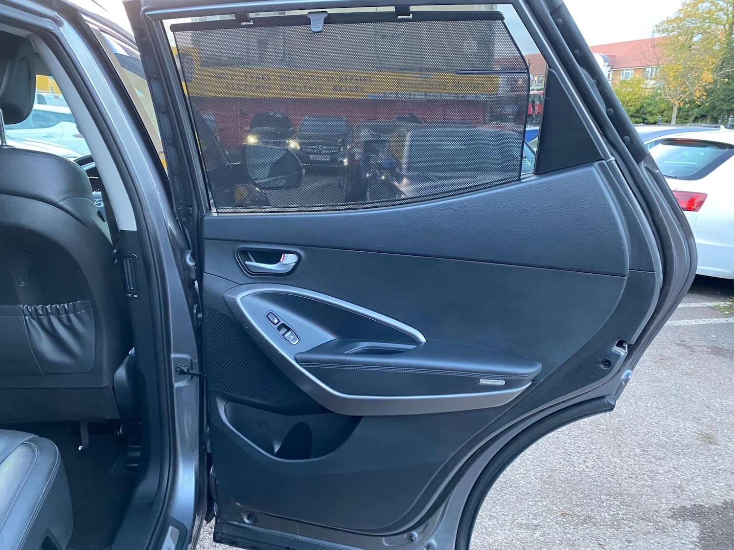 Used Hyundai Santa Fe 2015 for sale - 76370445: Photo 33