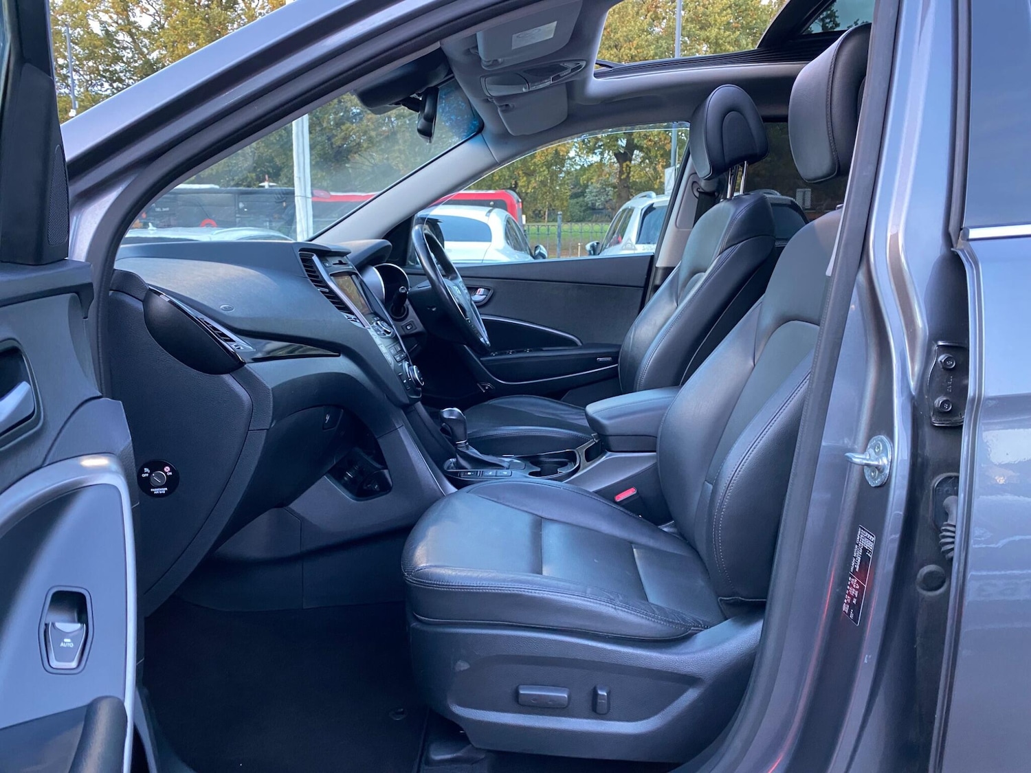 Used Hyundai Santa Fe 2015 for sale - 76370445: Photo 41