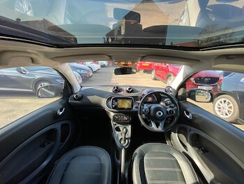 Used smart fortwo 2018 for sale - 77753229: Photo