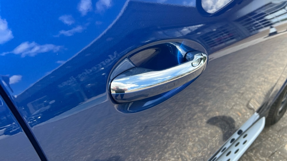 Used Mercedes-Benz GLC 2023 for sale - 76146099: Photo 31