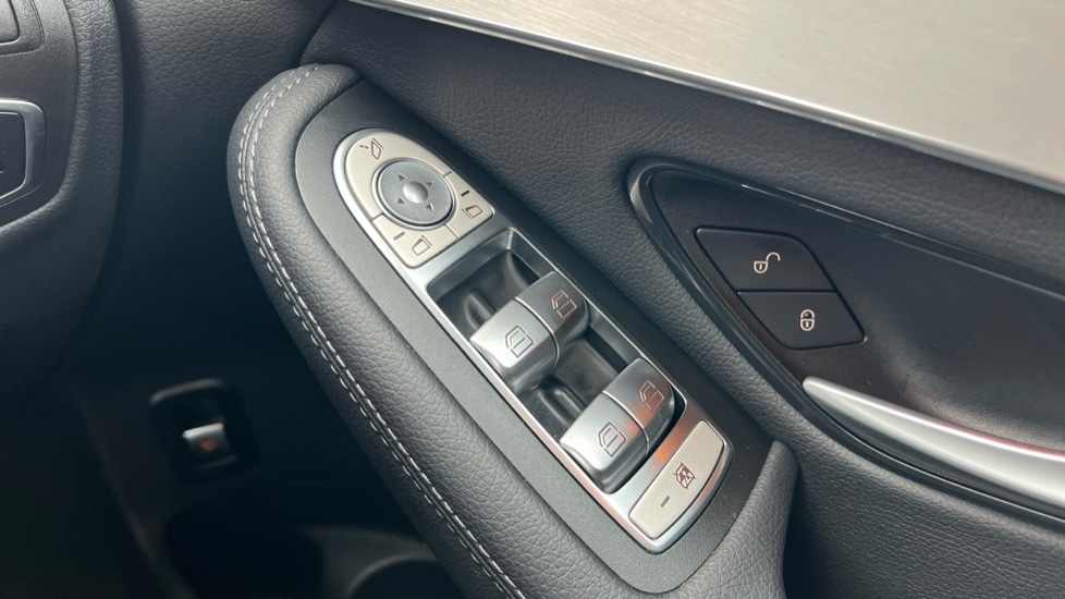 Used Mercedes-Benz GLC 2021 for sale - 76586990: Photo 32