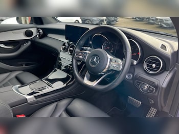 Used Mercedes-Benz GLC 2021 for sale - 76586990: Photo