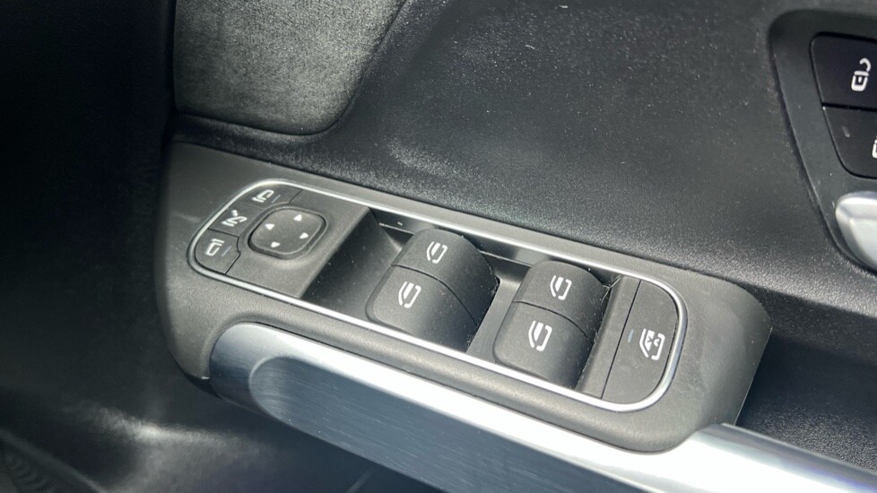 Used Mercedes-Benz GLB 2023 for sale - 76062331: Photo 31