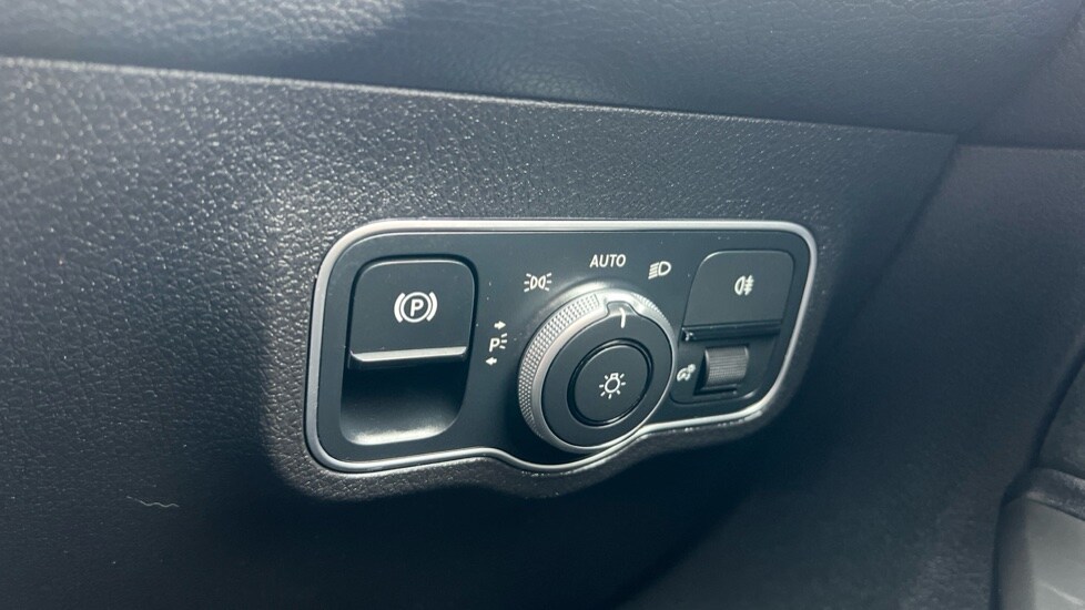 Used Mercedes-Benz GLB 2023 for sale - 76062331: Photo 33