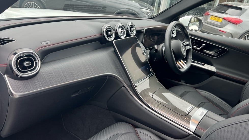 Used Mercedes-Benz GLC 2024 for sale - 76575233: Photo 11