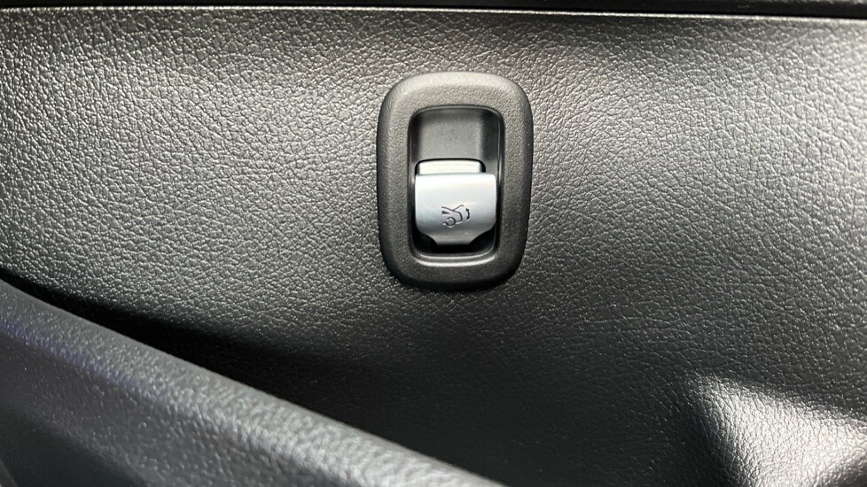 Used Mercedes-Benz C Class 2025 for sale - 77031454: Photo 35