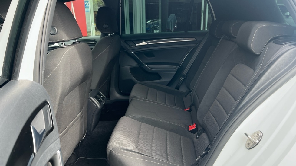 Used Volkswagen Golf 2019 for sale - 76442082: Photo 14