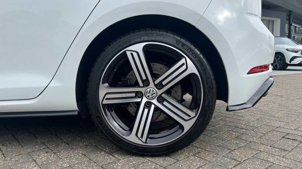 Used Volkswagen Golf 2019 for sale - 76442082: Photo 18