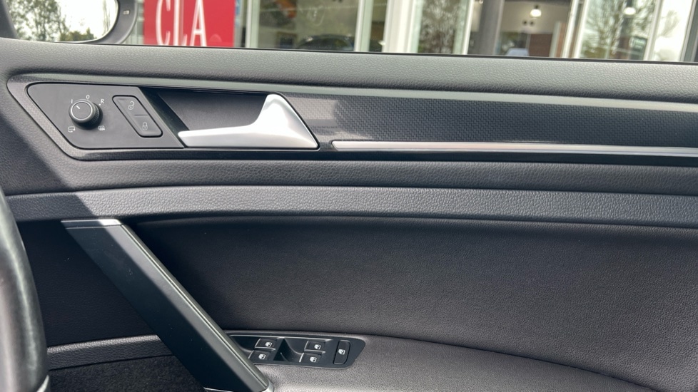 Used Volkswagen Golf 2019 for sale - 76442082: Photo 28