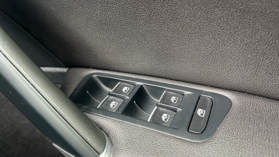 Used Volkswagen Golf 2019 for sale - 76442082: Photo 35