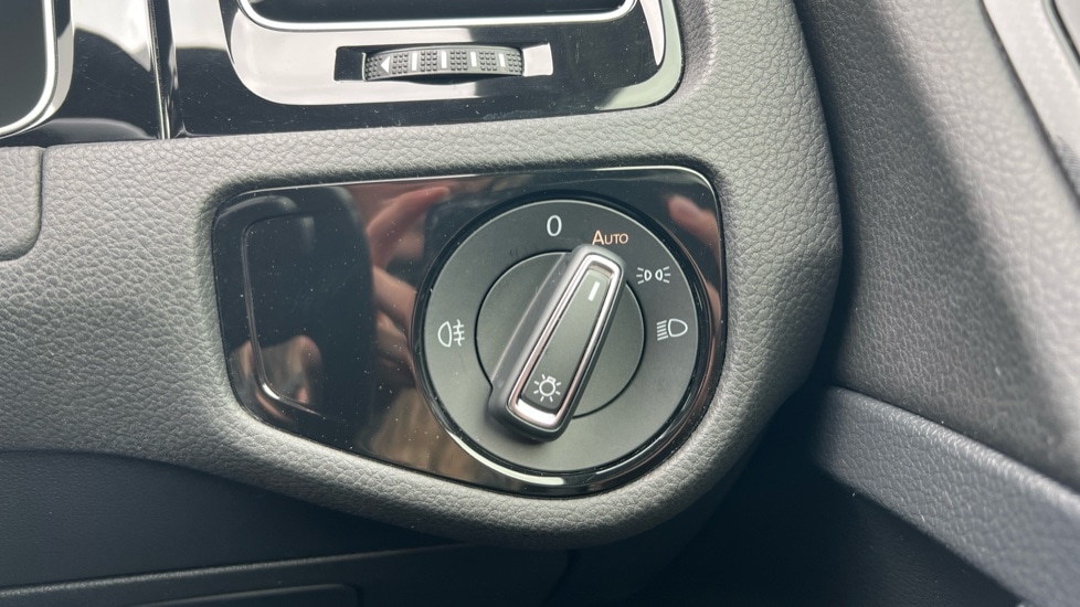 Used Volkswagen Golf 2019 for sale - 76442082: Photo 37