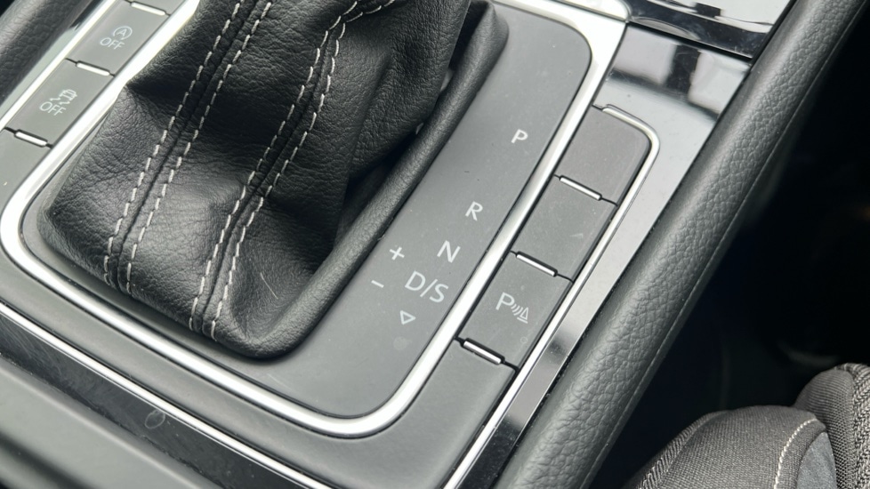 Used Volkswagen Golf 2019 for sale - 76442082: Photo 44