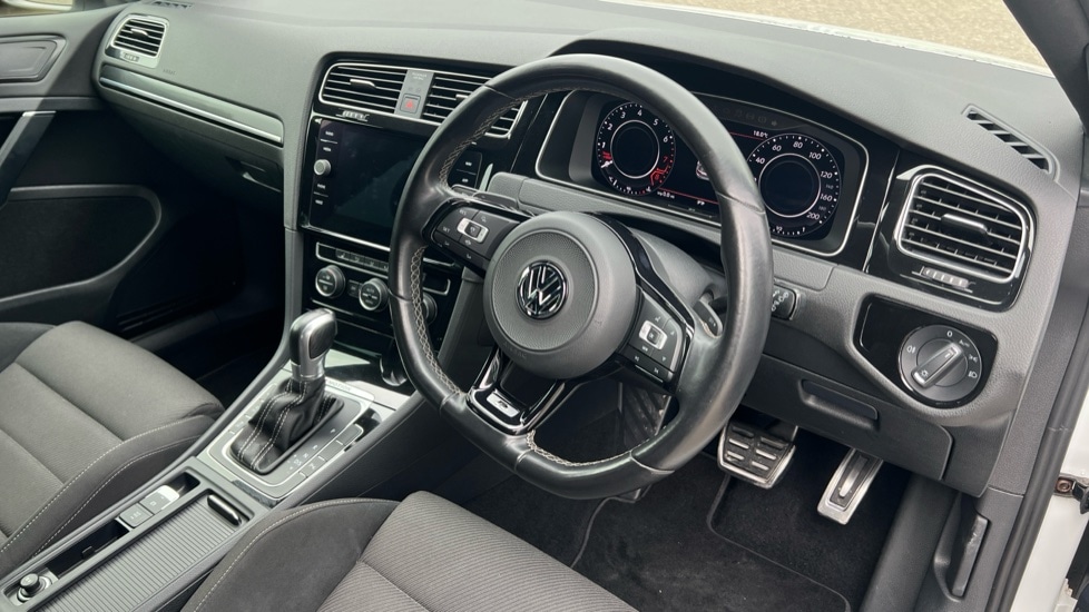 Used Volkswagen Golf 2019 for sale - 76442082: Photo 9