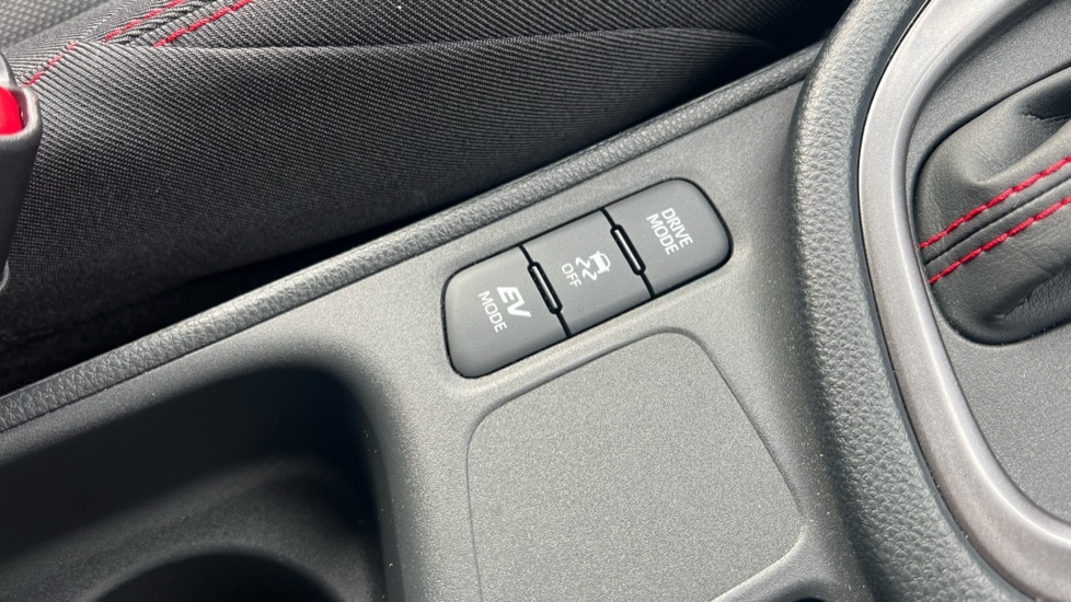 Used Toyota Yaris 2023 for sale - 76255046: Photo 30