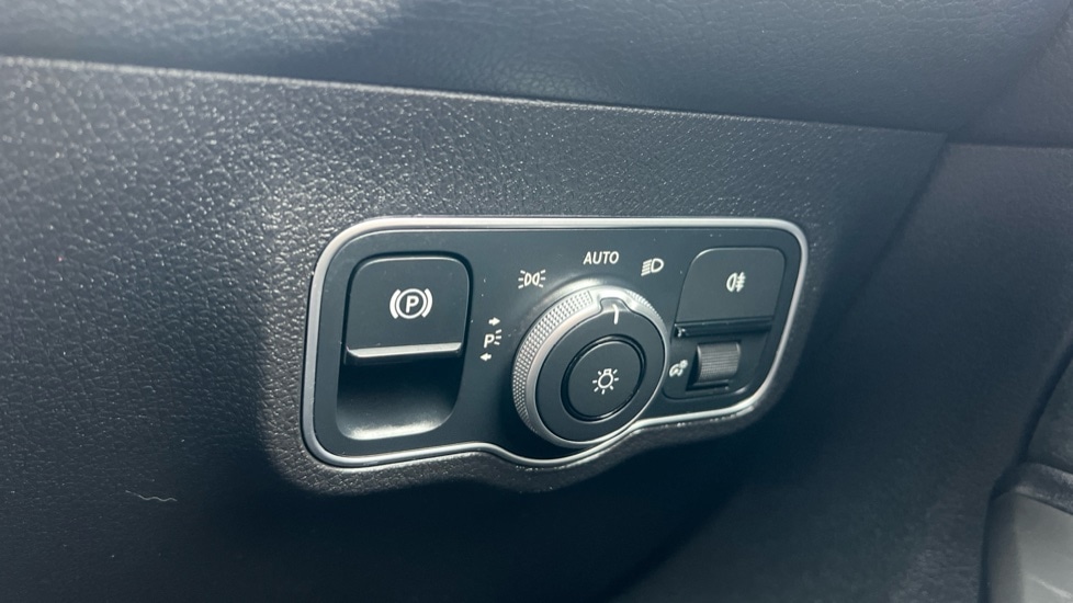 Used Mercedes-Benz GLB 2023 for sale - 77063279: Photo 33