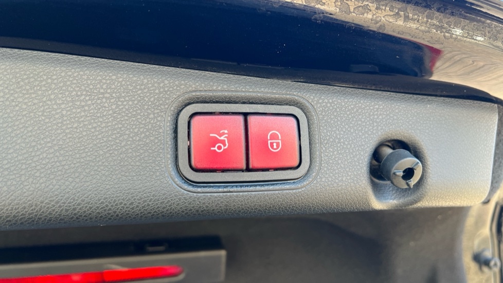 Used Mercedes-Benz E Class 2019 for sale - 76635686: Photo 28