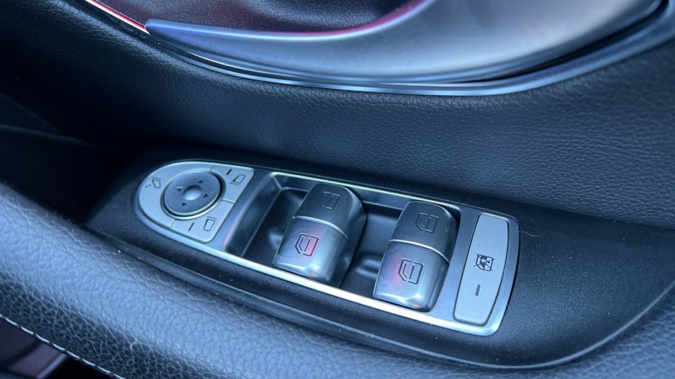Used Mercedes-Benz E Class 2019 for sale - 76635686: Photo 33