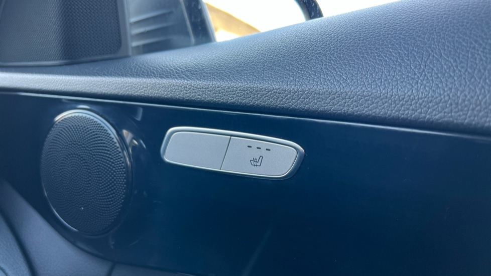 Used Mercedes-Benz C Class 2019 for sale - 76668170: Photo 31