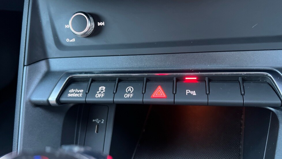 Used Audi Q3 2019 for sale - 76623626: Photo 40