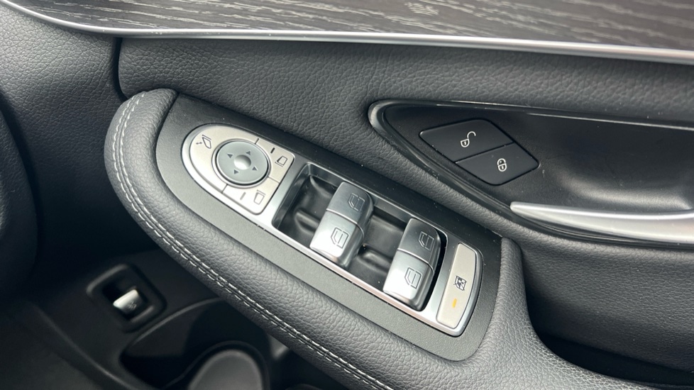 Used Mercedes-Benz C Class 2021 for sale - 76647800: Photo 31