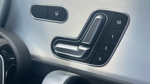 Used Mercedes-Benz CLA 2024 for sale - 75725997: Photo 32