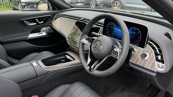 Used Mercedes-Benz E-Class 2025 for sale - 75472552: Photo 3