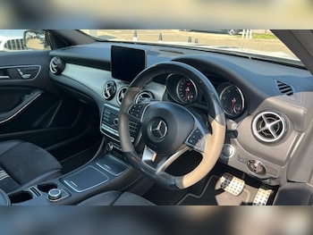 Used Mercedes-Benz GLA 2017 for sale - 75565473: Photo