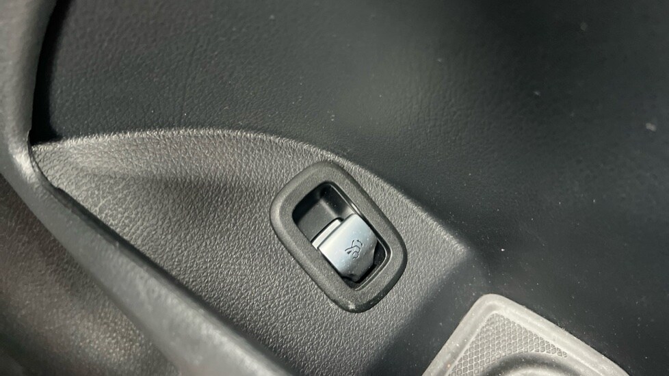 Used Mercedes-Benz GLC 2024 for sale - 76390061: Photo 36