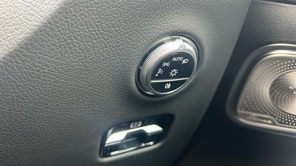 Used Mercedes-Benz GLC 2024 for sale - 76390061: Photo 38