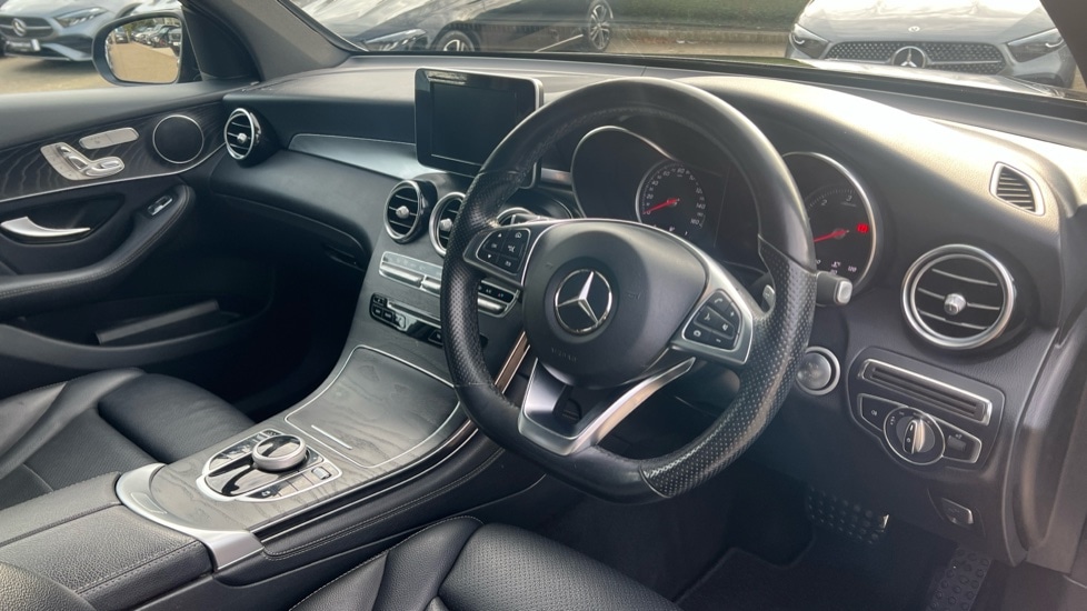 Used Mercedes-Benz GLC 2018 for sale - 76074419: Photo 3