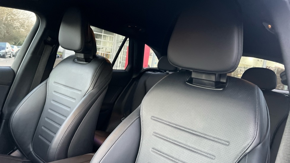 Used Mercedes-Benz GLC 2024 for sale - 76874433: Photo 14