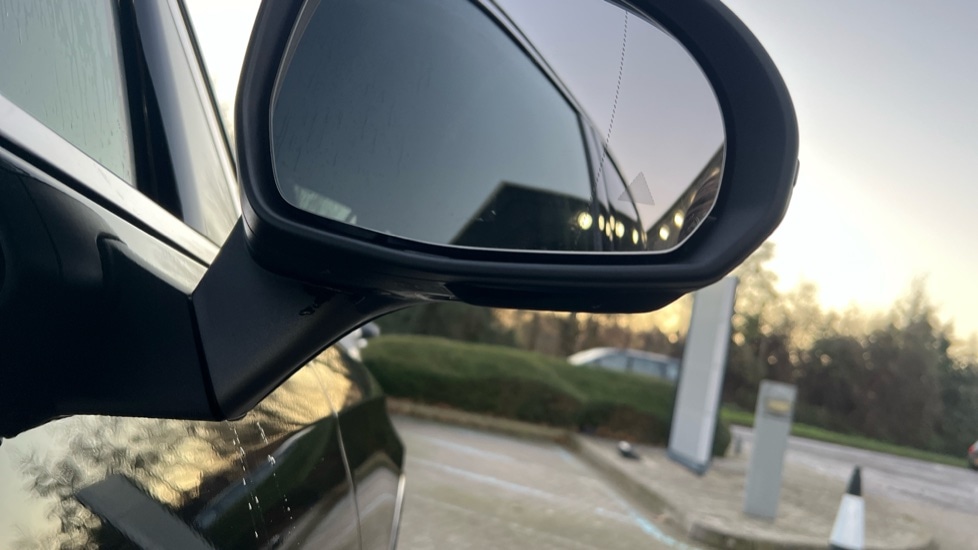 Used Mercedes-Benz GLC 2024 for sale - 76874433: Photo 31