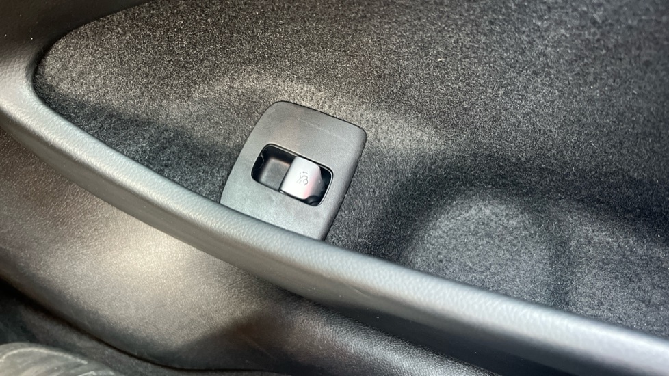 Used Mercedes-Benz E Class 2024 for sale - 76289943: Photo 35