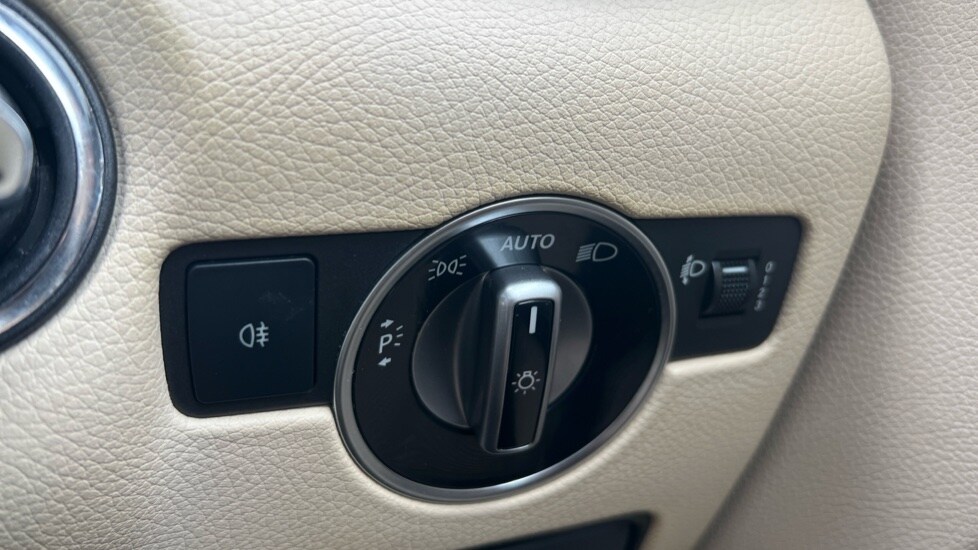 Used Mercedes-Benz SLC 2017 for sale - 76556851: Photo 32